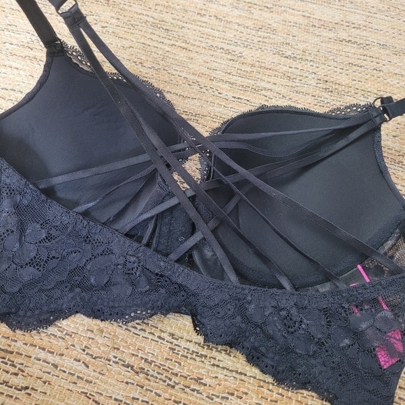 LA Senza Corset Style Front Closure Strapy Bra - Picture 2 of 8